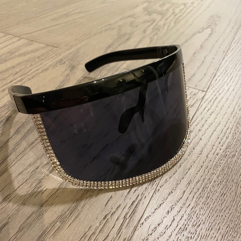 NEW - Crystal Visor - Picture 3 of 3